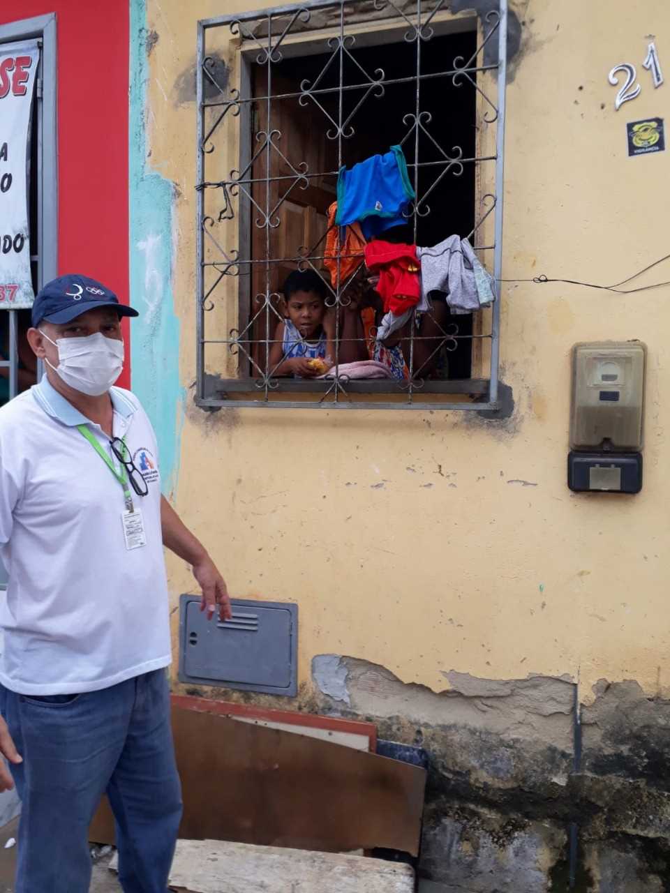 Camacã: Unidade de Saúde Luís Castro II antecipa a Páscoa distribuindo chocolates para as crianças